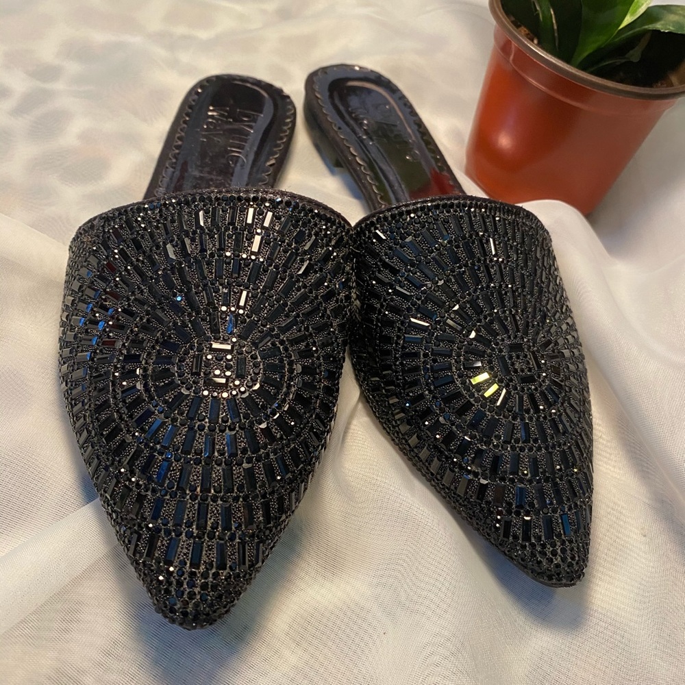 • BLACK BEDAZZLED•